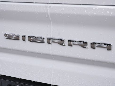 Used 2025 GMC Sierra 2500 AT4 image 22