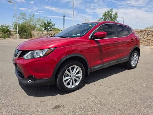 Used 2018 Nissan Rogue Sport S w/ S Appearance Package FWD image 1