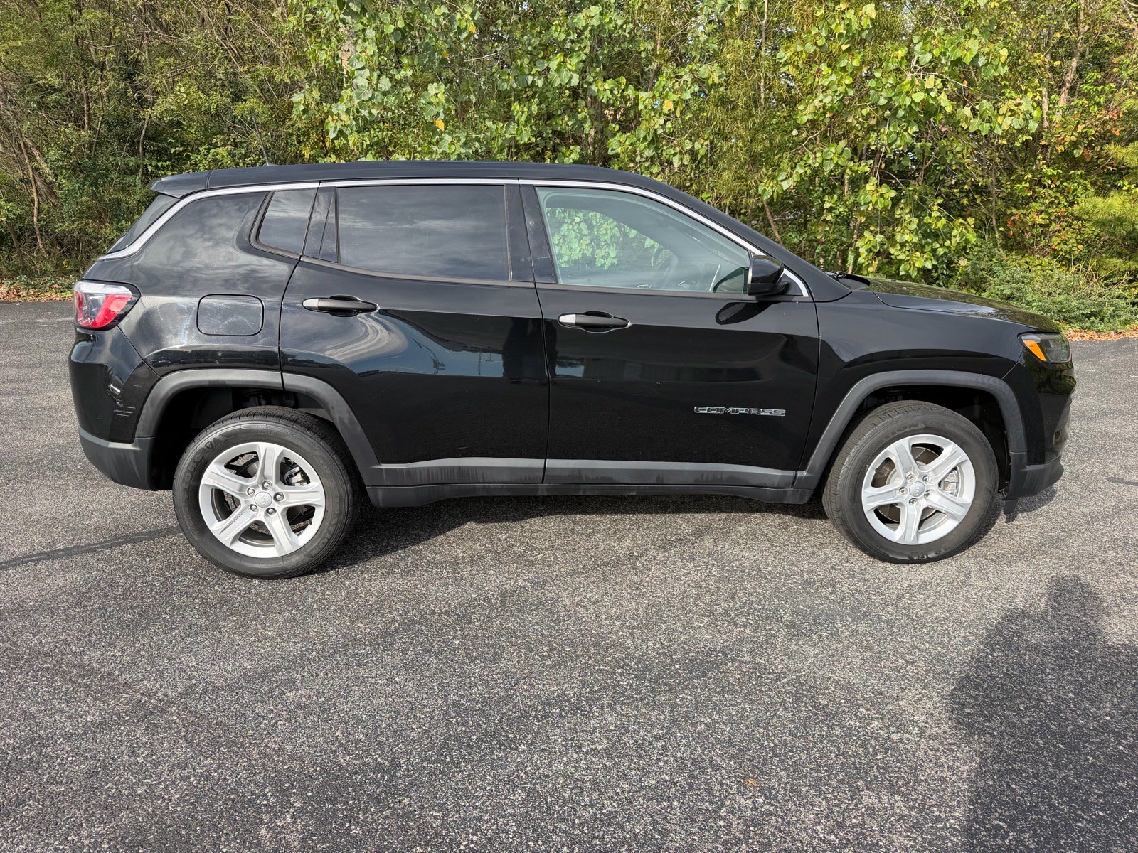Used 2023 Jeep Compass Sport AWD/4WD image 15