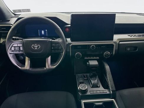 Used 2025 Toyota Tacoma TRD Off-Road image 23