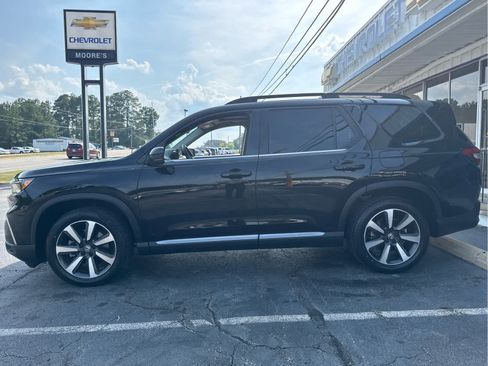 Used 2024 Honda Pilot Touring image 8