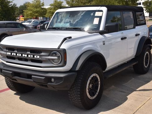 Certified 2023 Ford Bronco Big Bend w/ Sasquatch Package AWD/4WD image 2