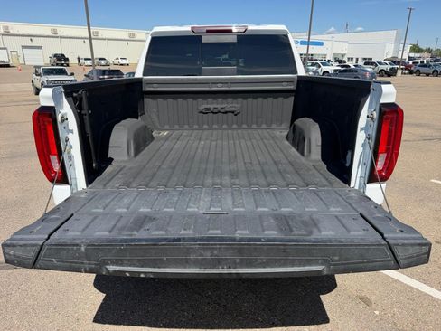 Used 2021 GMC Sierra 1500 AT4 w/ AT4 Preferred Package AWD/4WD image 16