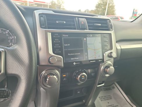 Used 2022 Toyota 4Runner SR5 Premium AWD/4WD image 18