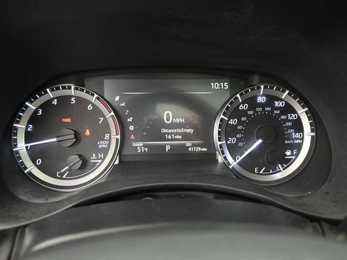 Used 2023 Toyota Highlander XLE AWD/4WD image 7