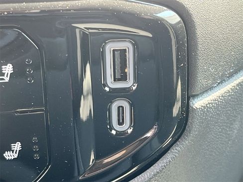 New 2025 GMC Sierra 1500 SLE w/ Preferred Package image 29