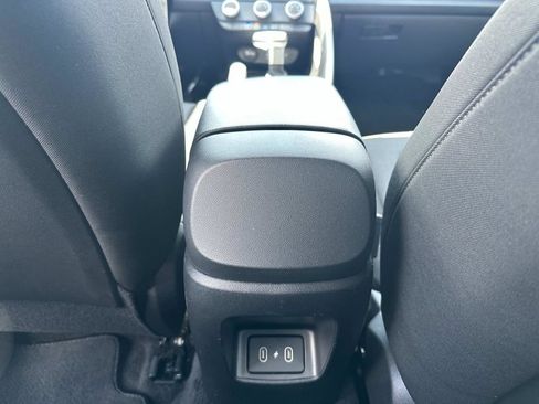 Used 2025 Hyundai Elantra SE w/ Cargo Package FWD image 14