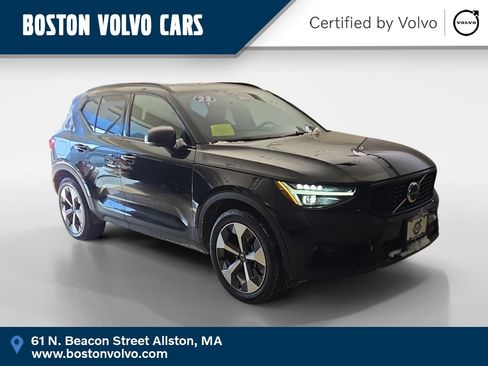 Certified 2023 Volvo XC40 B5 Ultimate w/ Climate Package image 1