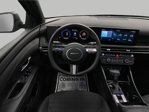 Certified 2025 Hyundai Santa Cruz SE AWD/4WD image 13