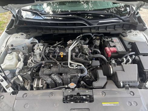 Used 2025 Nissan Altima 2.5 SV FWD image 33
