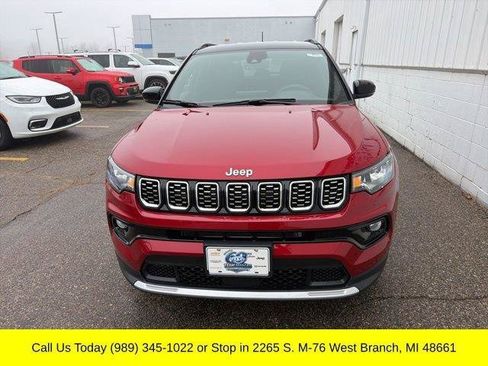 Used 2025 Jeep Compass Limited AWD/4WD image 8