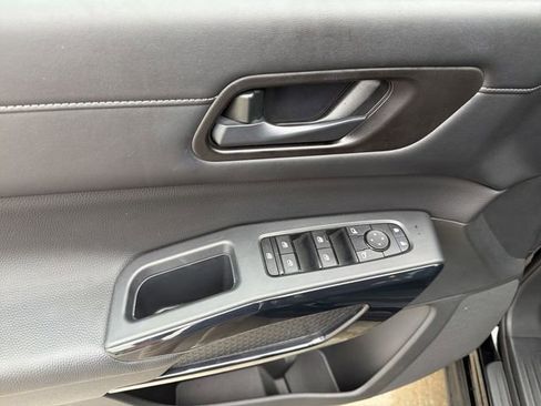 Used 2024 Nissan Pathfinder S AWD/4WD image 15