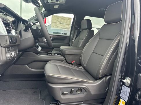 New 2026 GMC Yukon XL Elevation image 19