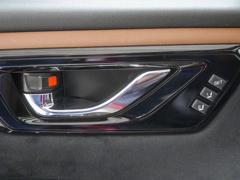 Used 2025 Subaru Forester Touring image 21