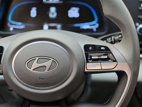 New 2026 Hyundai Elantra SEL Sport Premium FWD image 19