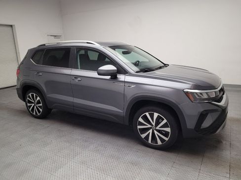 Used 2023 Volkswagen Taos SE FWD image 11
