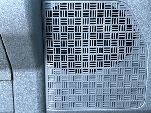 Used 2014 Ford E-250 and Econoline 250 Van 3D w/ Power Group image 38