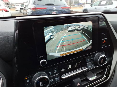 Certified 2023 Toyota Highlander XLE image 21