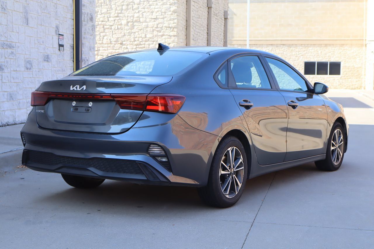 Used 2024 Kia Forte LXS FWD image 3