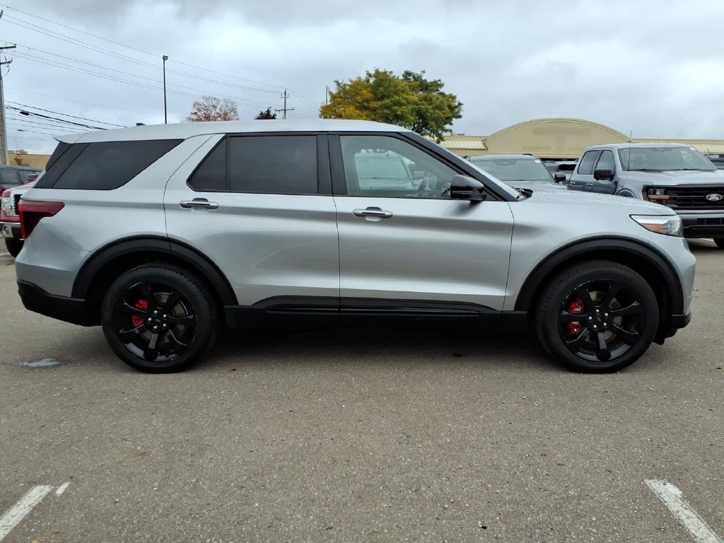 Certified 2022 Ford Explorer ST w/ Equipment Group 401A AWD/4WD image 6