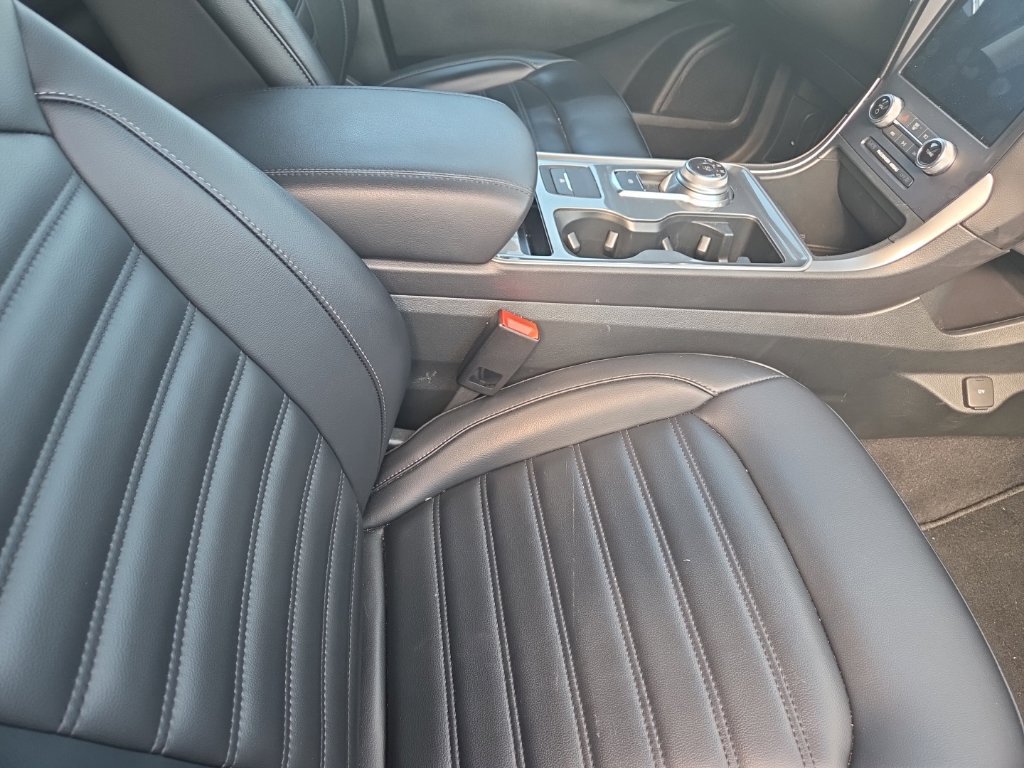 Certified 2024 Ford Edge SEL w/ Convenience Package AWD/4WD image 7