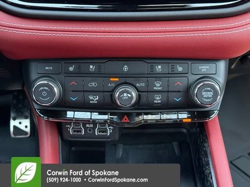 Used 2024 Dodge Durango SRT AWD/4WD image 31