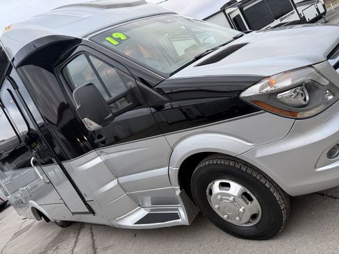 Used 2017 Mercedes-Benz Sprinter 3500 image 24