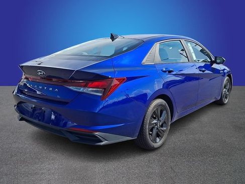 Used 2023 Hyundai Elantra SEL FWD image 3