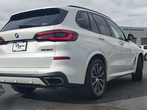 Used 2021 BMW X5 M50i image 3