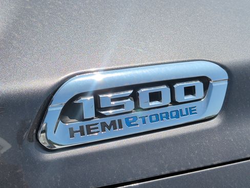Used 2021 RAM 1500 Laramie AWD/4WD image 7