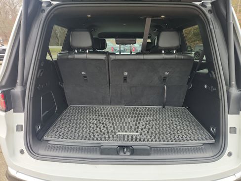 Used 2024 Jeep Wagoneer Series II image 58