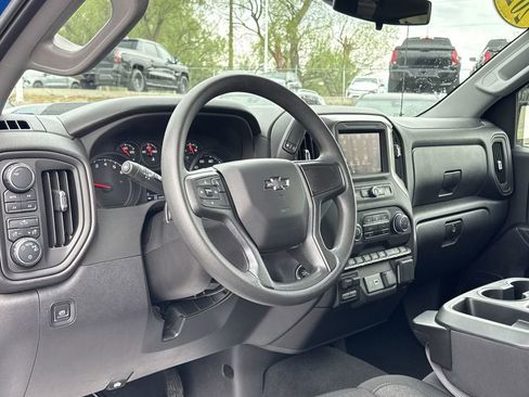 Used 2024 Chevrolet Silverado 1500 Custom Trail Boss w/ Turbomax Blackout Package AWD/4WD image 24