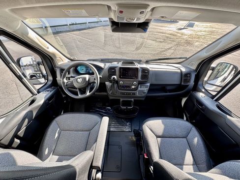 Used 2025 RAM ProMaster 2500 w/ Convenience Group image 23