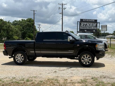 Used 2023 RAM 2500 Limited AWD/4WD image 2