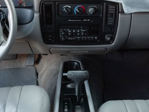 Used 1996 Chevrolet Impala SS image 11