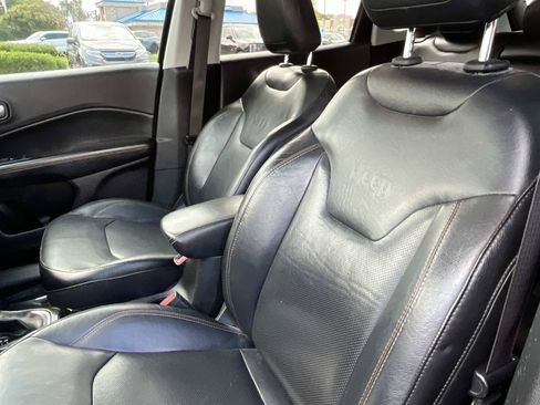 Used 2018 Jeep Compass Limited w/ Navigation Group AWD/4WD image 29