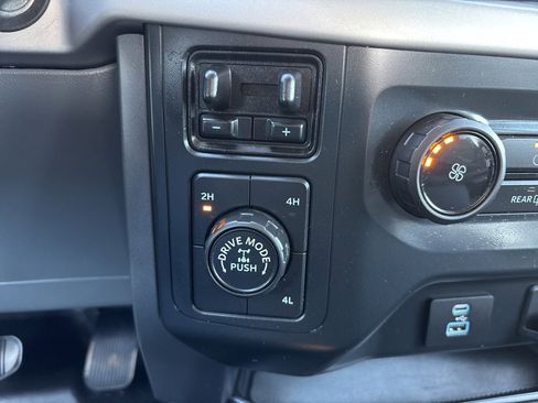 Used 2022 Ford F150 XLT w/ Trailer Tow Package image 15