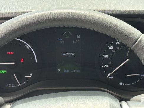 Used 2024 Toyota Sienna XLE w/ XLE Plus Package AWD/4WD image 17