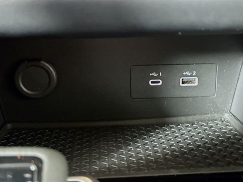 Used 2025 Nissan Pathfinder SV FWD image 26