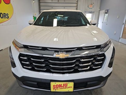Used 2026 Chevrolet Equinox LT w/ Convenience Package II image 2