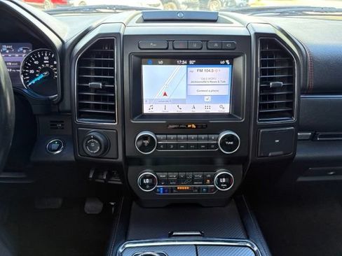 Used 2019 Ford Expedition Limited w/ Equipment Group 303A RWD image 19