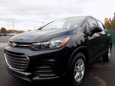 Used 2021 Chevrolet Trax LS image 3