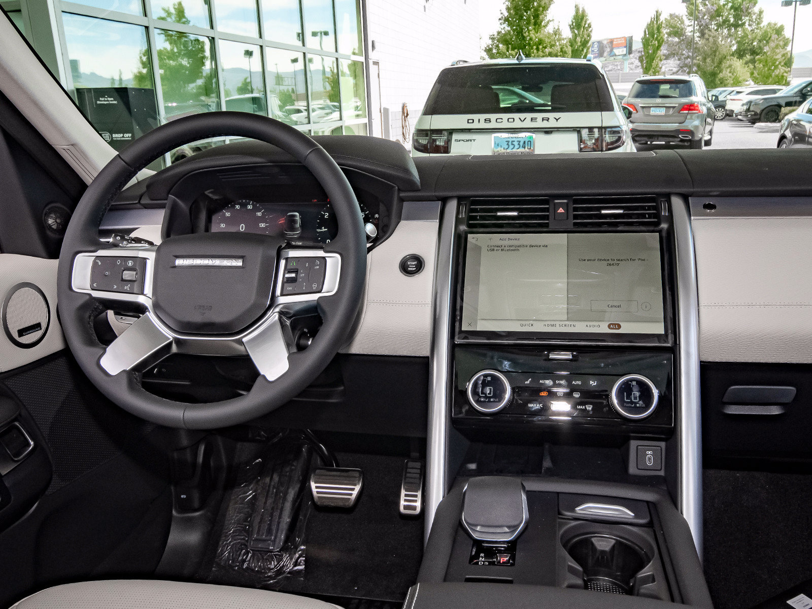 New 2026 Land Rover Discovery Limited Edition AWD/4WD image 37