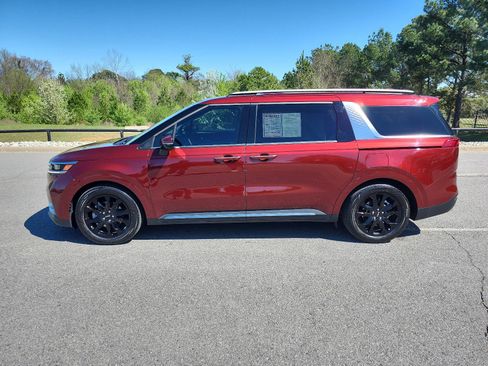 Used 2023 Kia Carnival SX Prestige image 2
