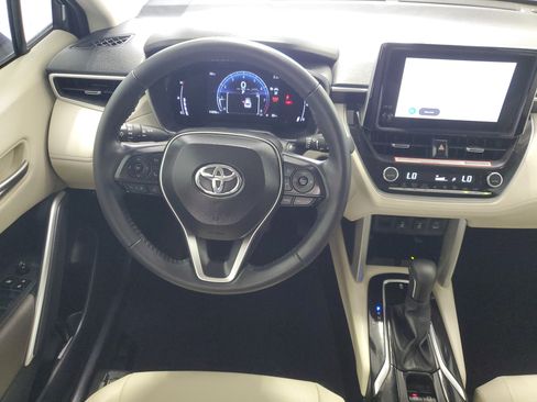 Used 2024 Toyota Corolla Cross XLE w/ Convenience Package FWD image 15