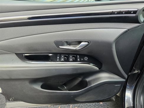 Used 2022 Hyundai Tucson Limited w/ Winter Package image 17