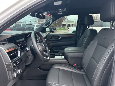 Certified 2025 GMC Yukon Denali w/ Sun & Power Step Package image 14