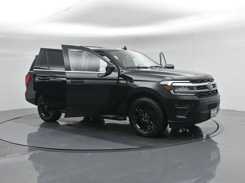 Used 2022 Ford Expedition XLT image 36