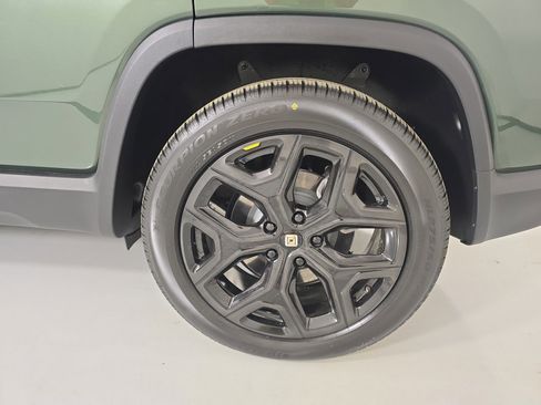 Used 2024 Rivian R1S Adventure AWD/4WD image 10