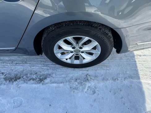 Used 2017 Volkswagen Passat 1.8T S image 38